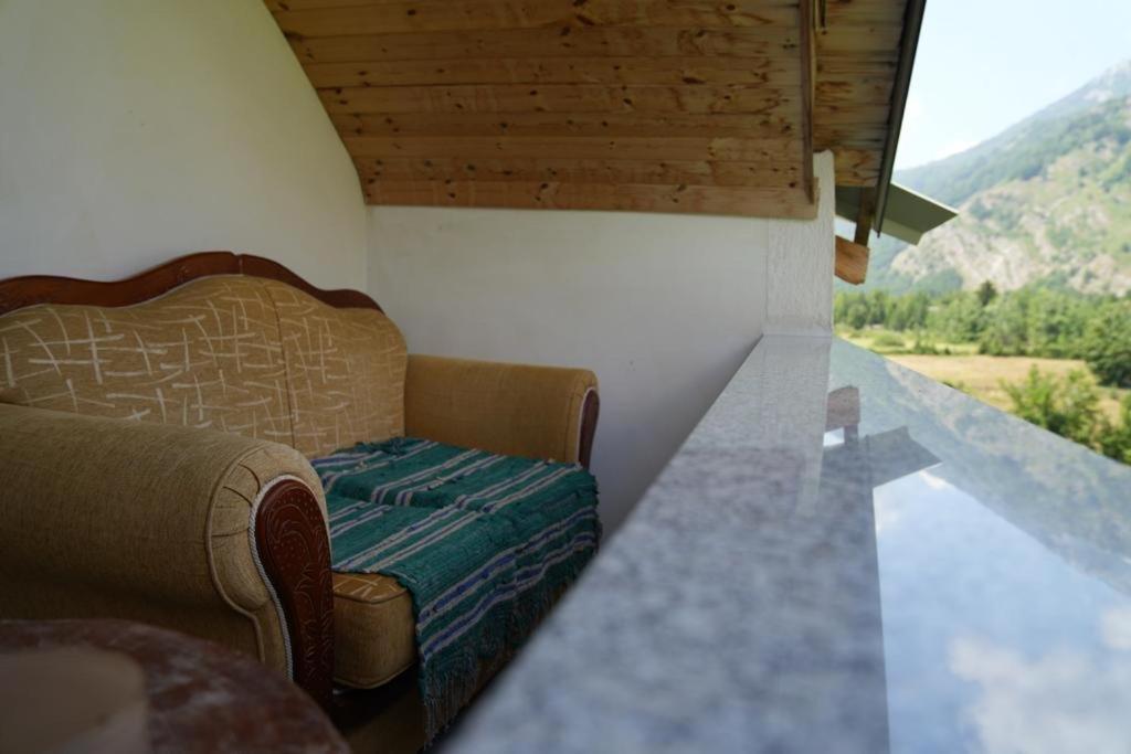 Guesthouse Skender Selimaj Valbone Buitenkant foto
