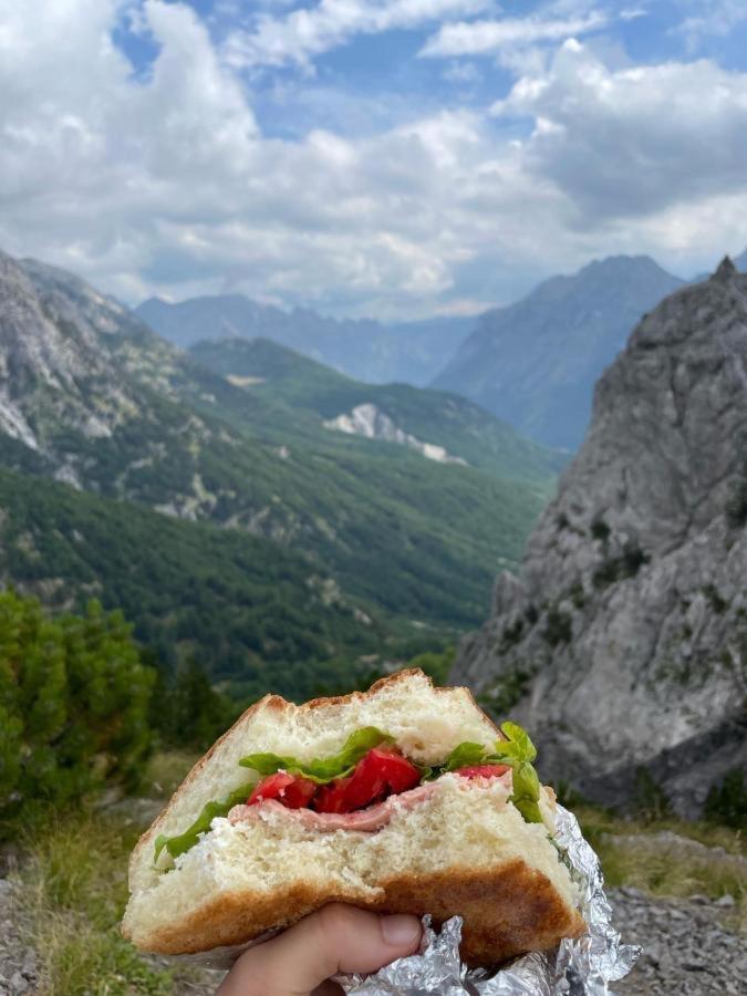 Guesthouse Skender Selimaj Valbone Buitenkant foto